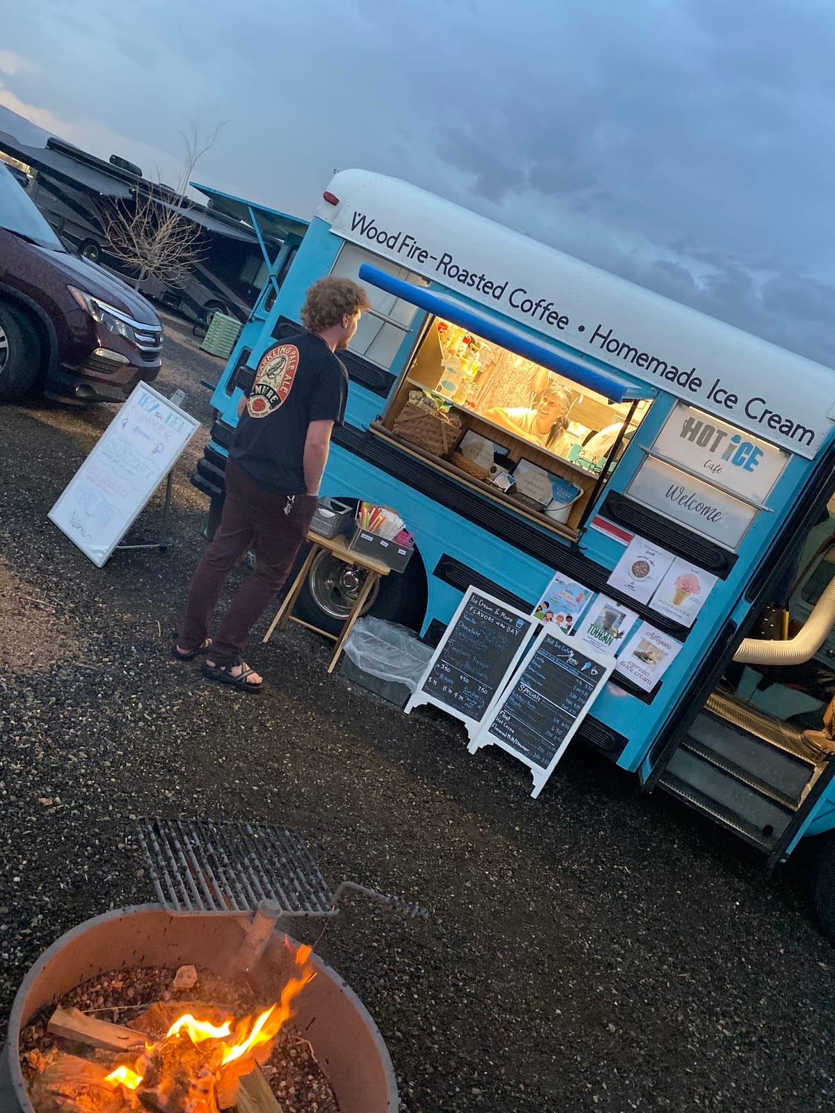 Hot Ice Cafe