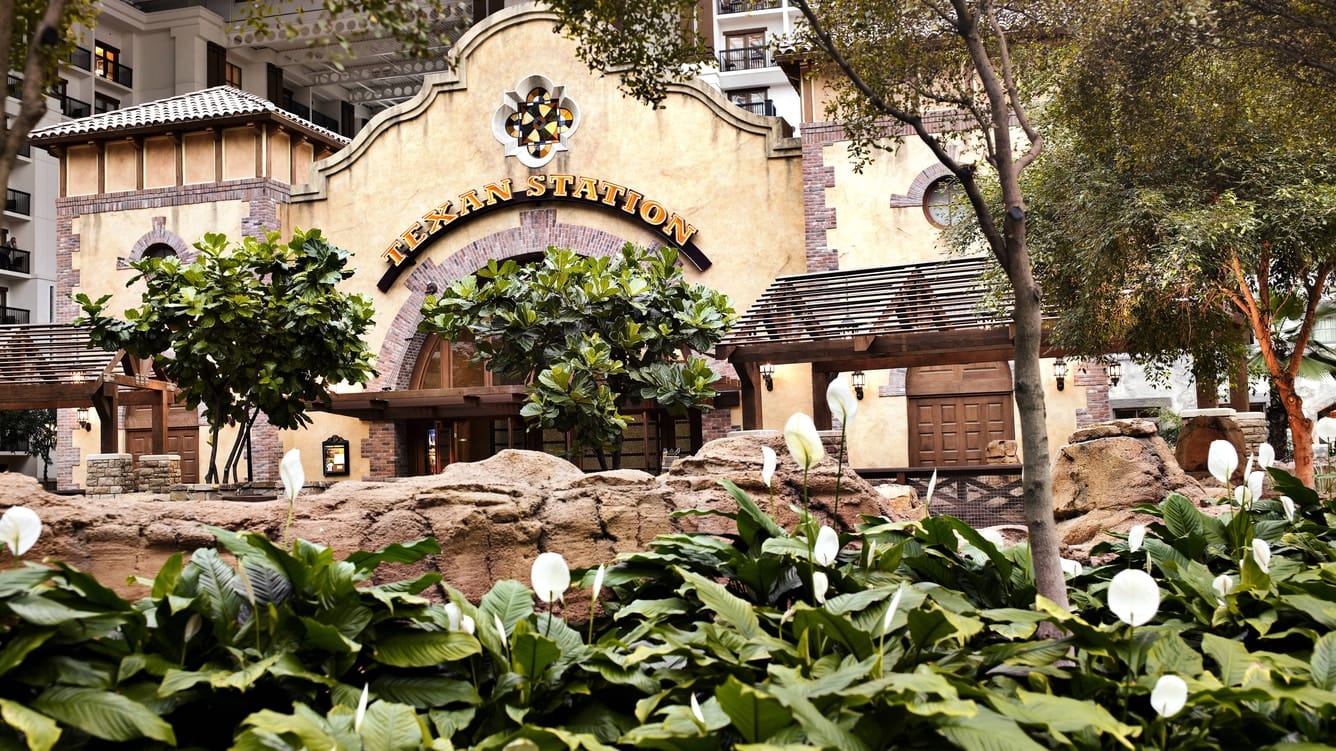 Mission Plaza Marketplace photo 5