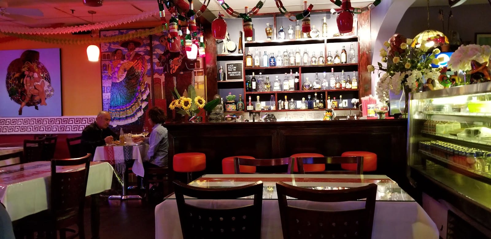 Robertos Grill Cafe