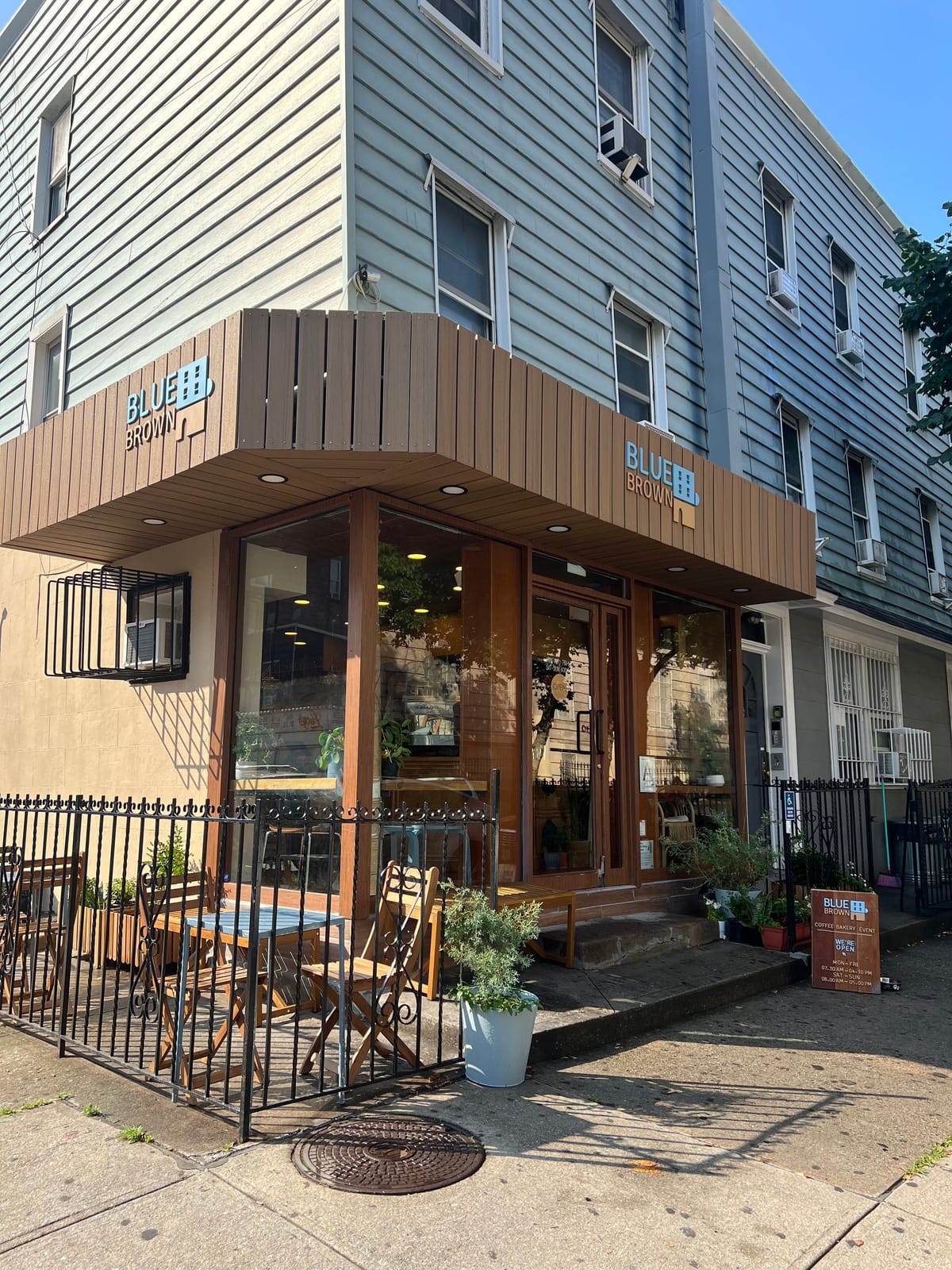 Blue Brown Cafe photo 5