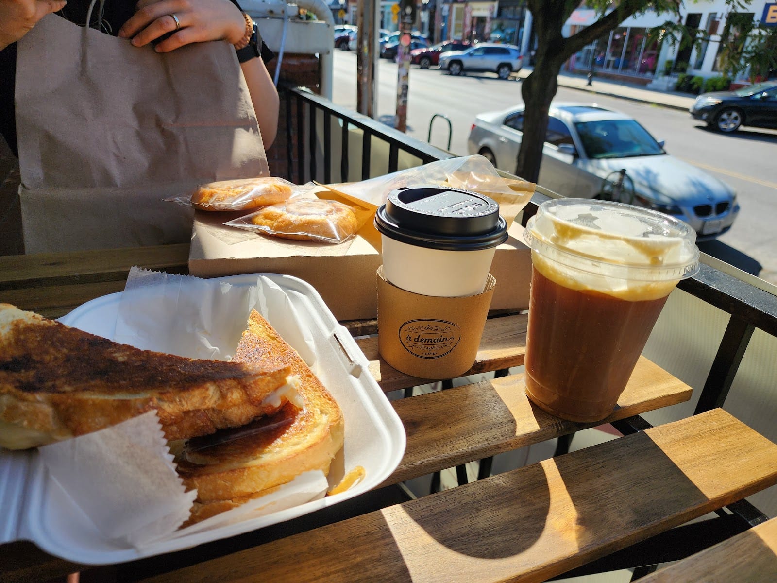 à demain Cafe