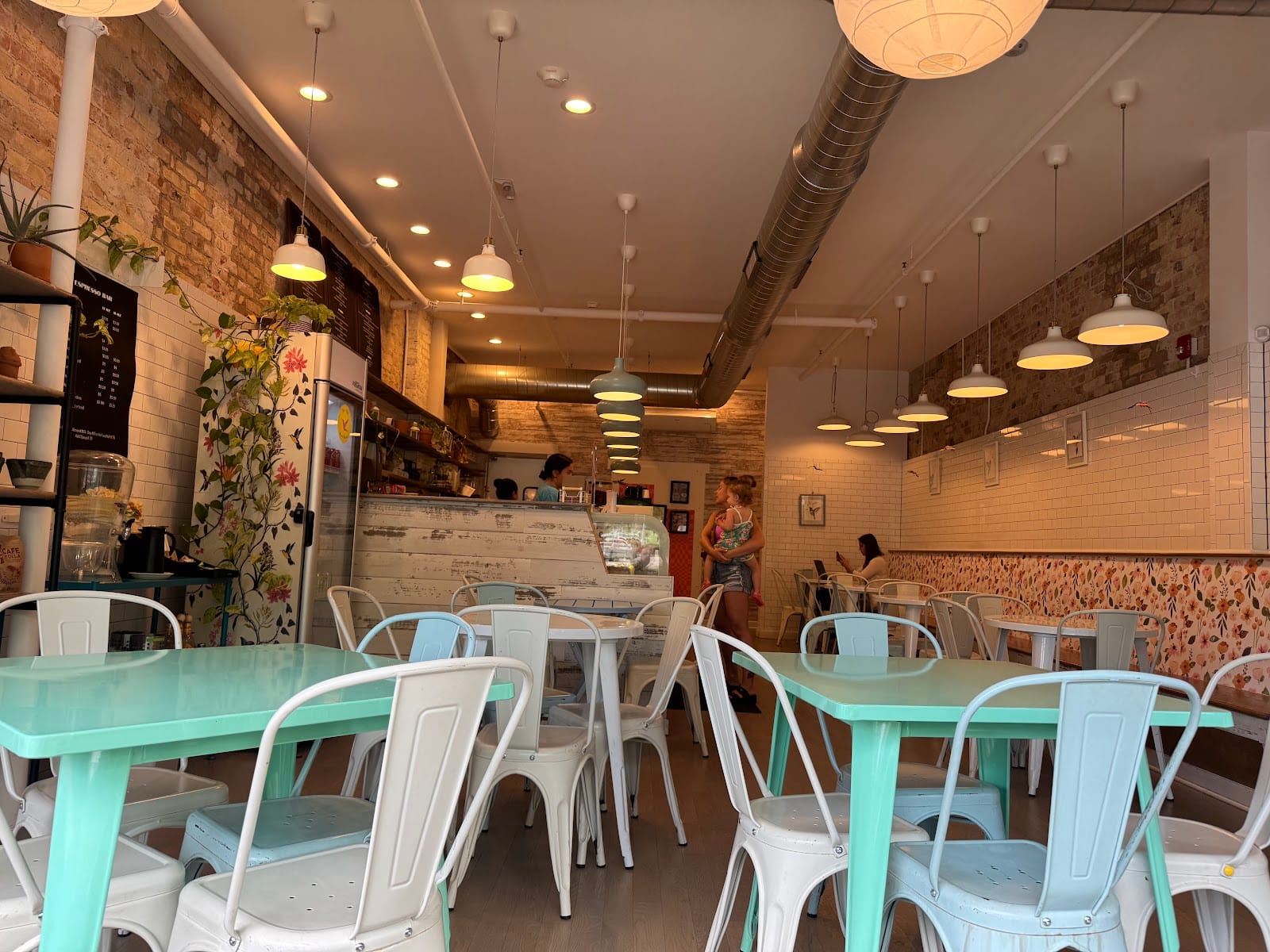 Mil Colibris Bakery and Cafe