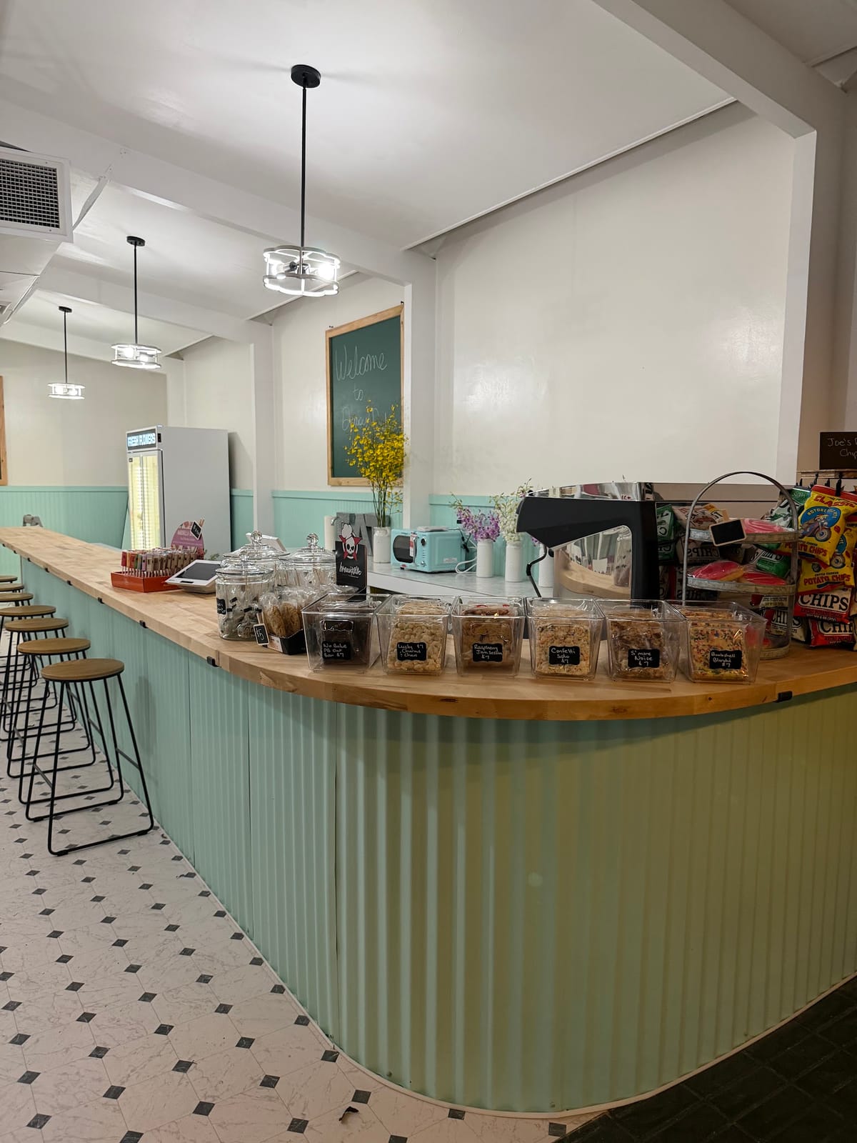 Daisy Dukes Flower Shop & Cafe