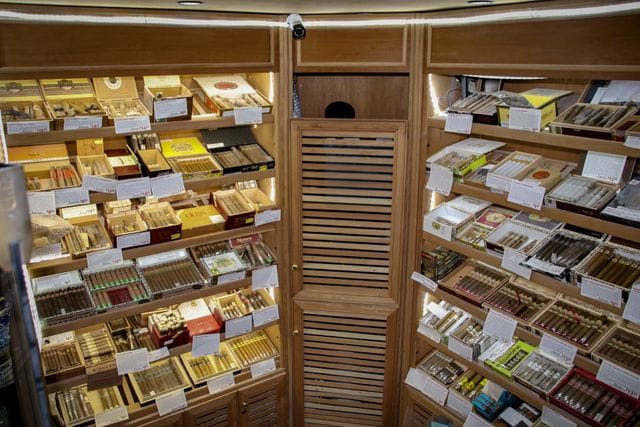 Robertsons Shop photo 5