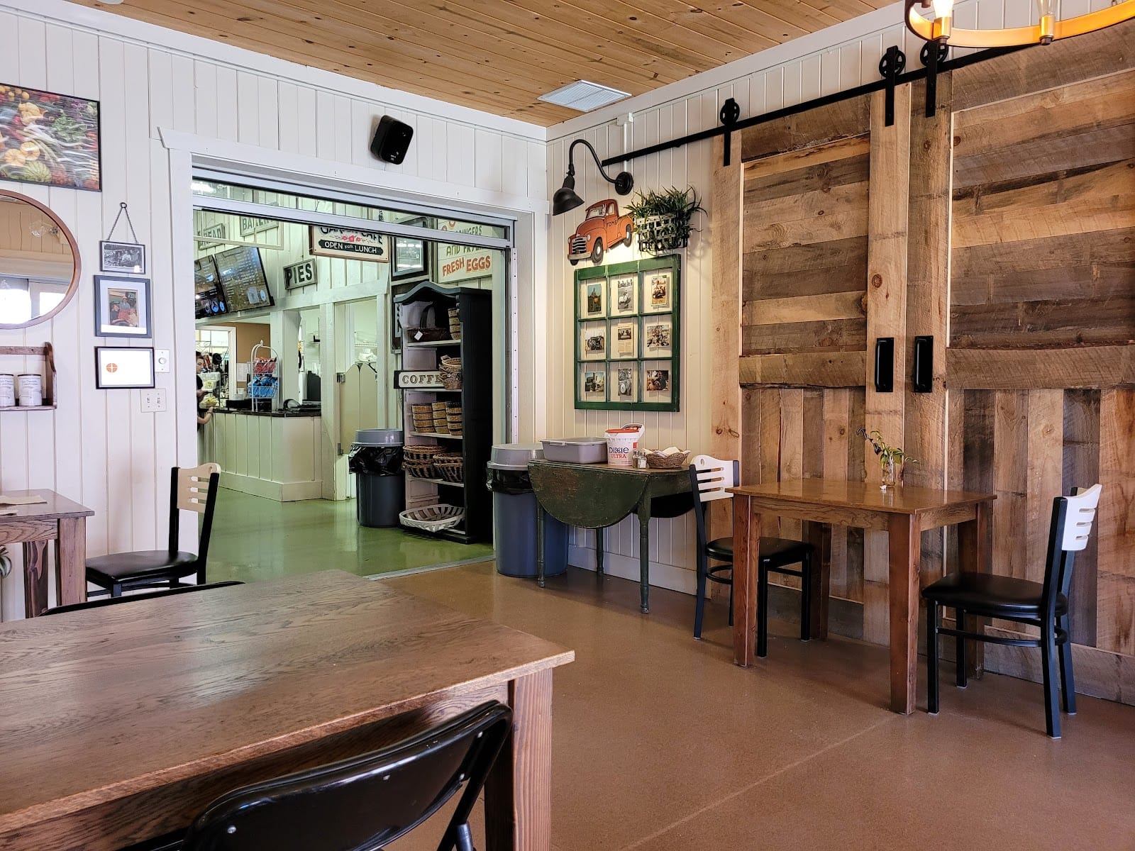 Tom's Farm Market