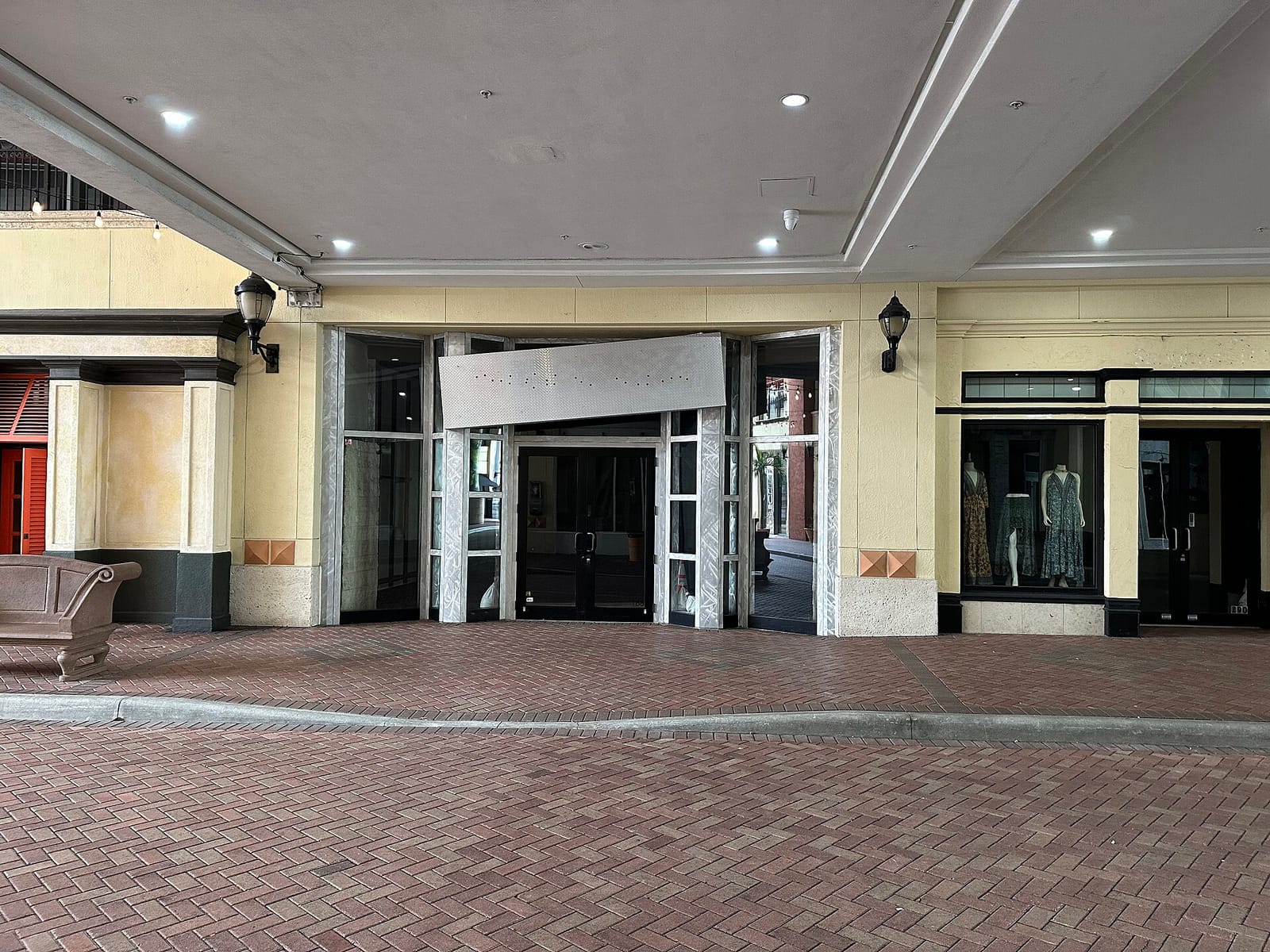 Barnes & Noble photo 3