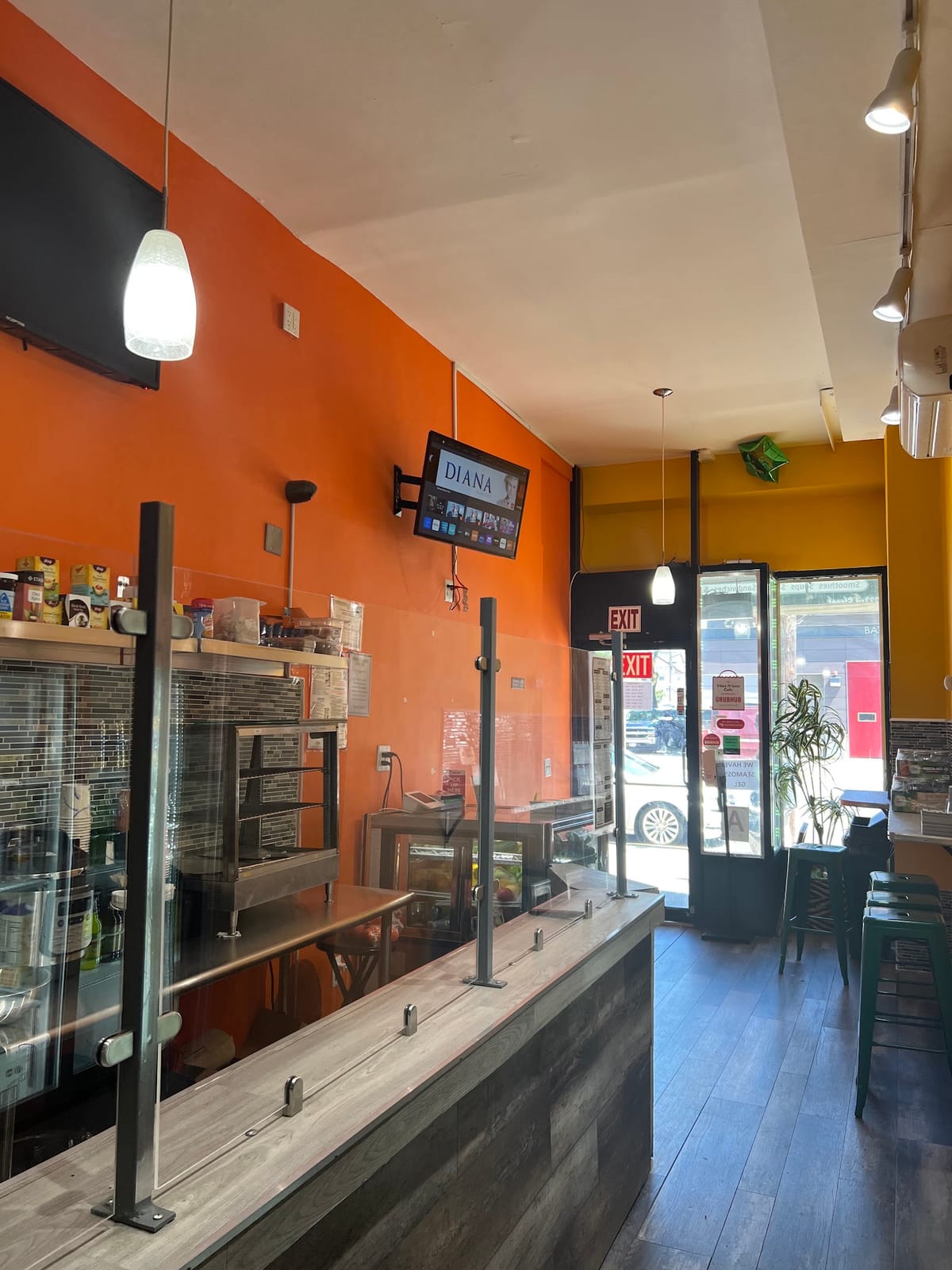 Vibez 'N' Juice Cafe