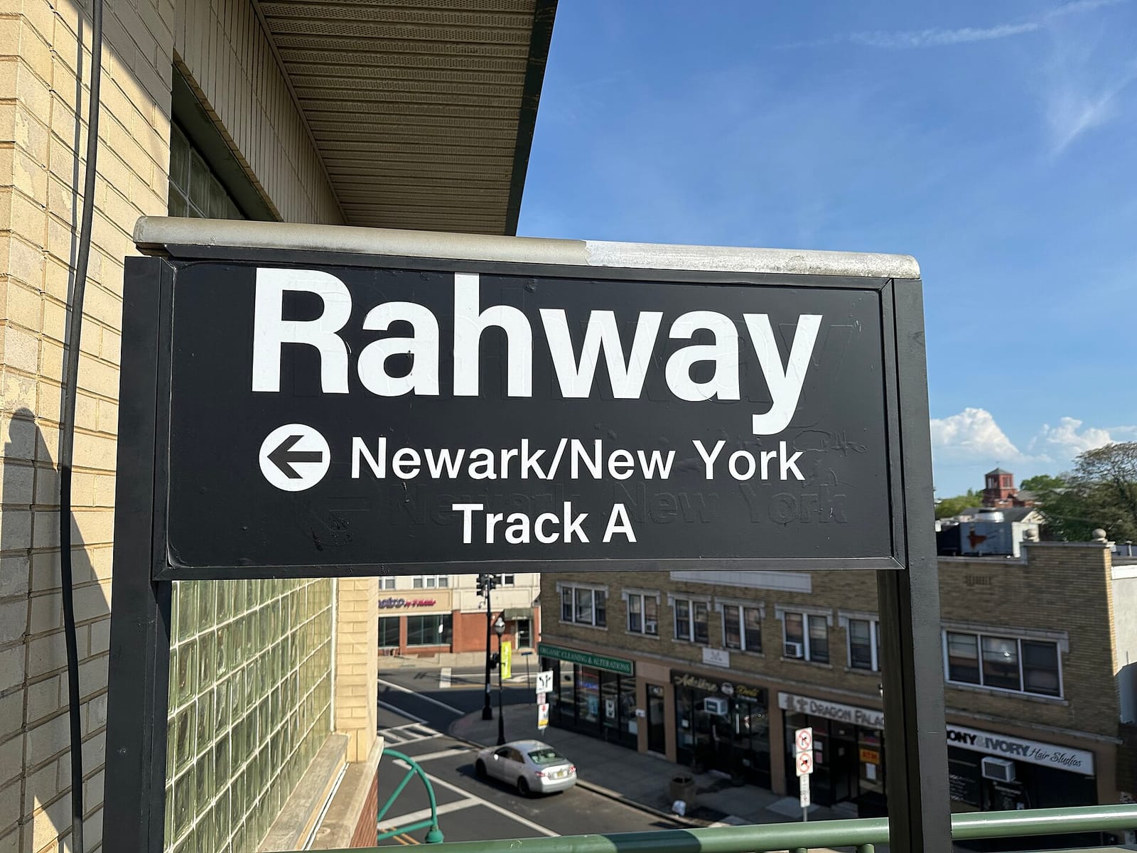 Express News Café - Rahway Station photo 2