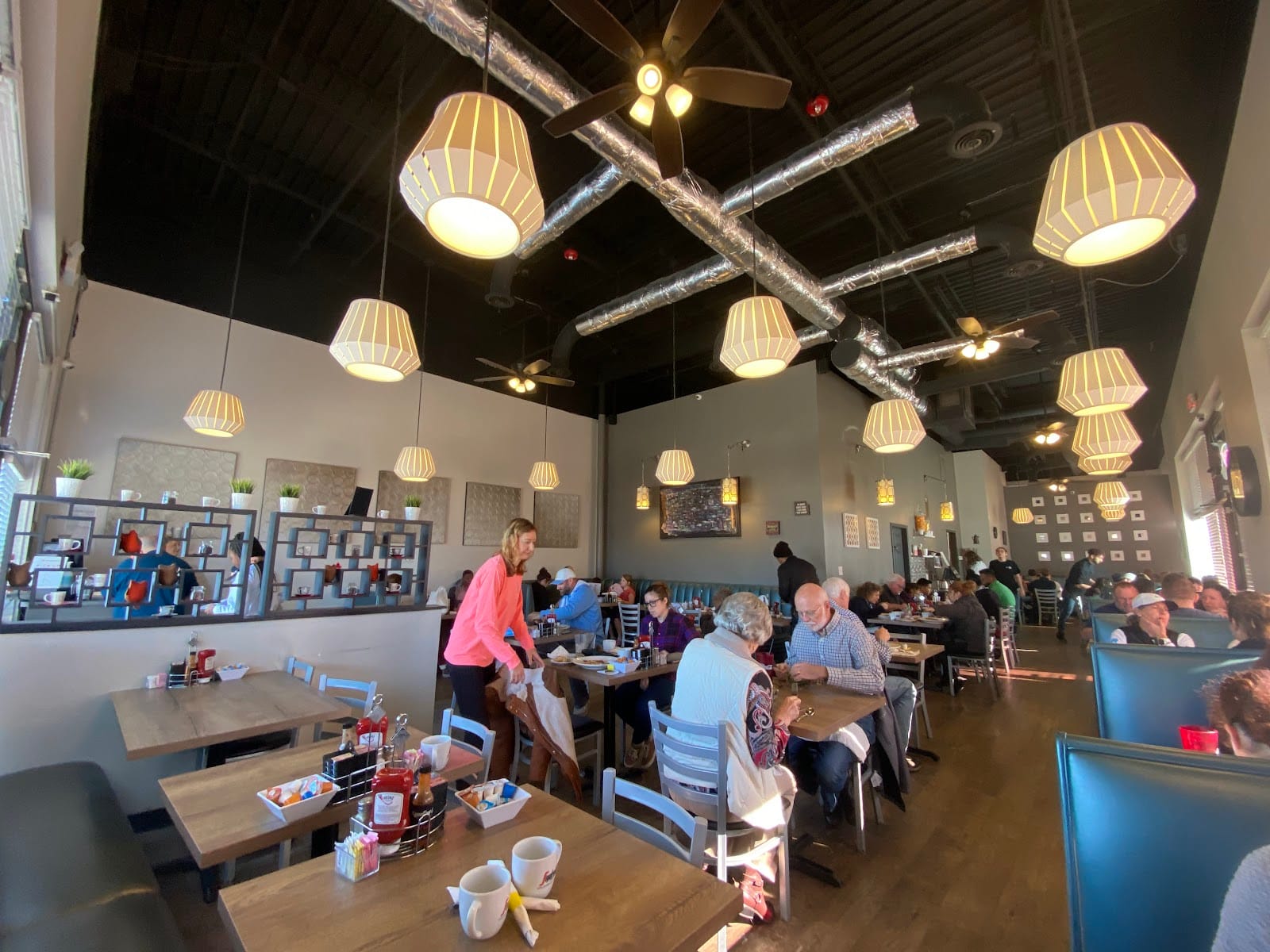 Eggsellent Cafe