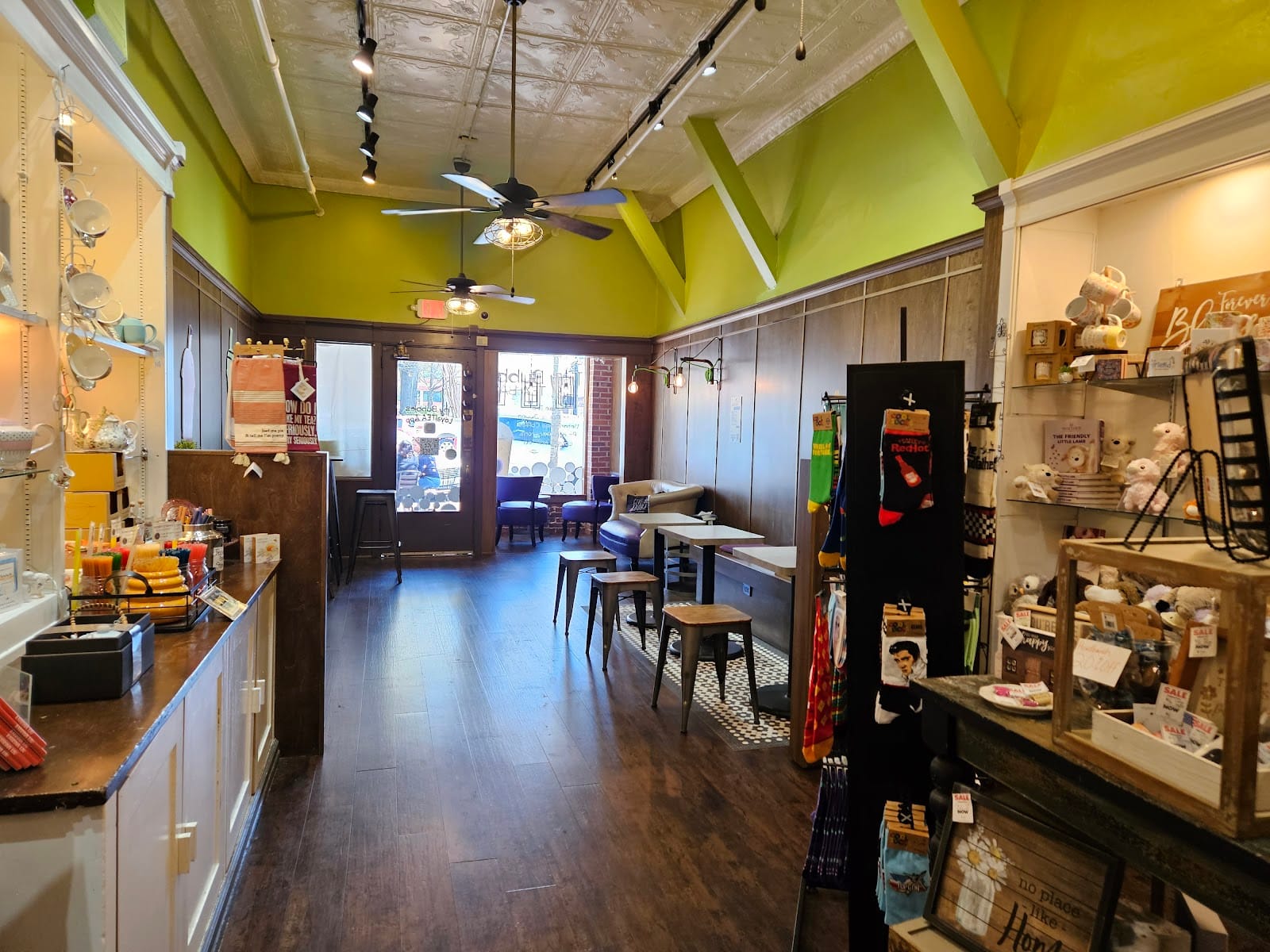 Tiny Bubbles Tea Bar and Gift Shop