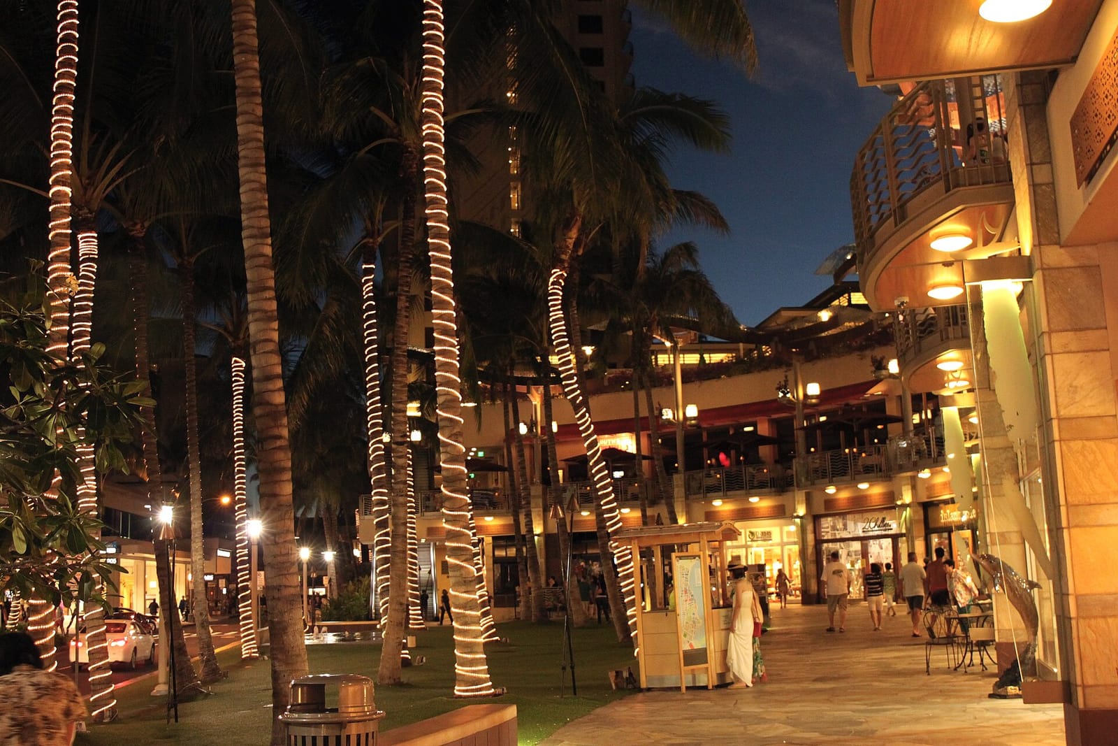 Musubi Cafe IYASUME Waikiki Beach Walk