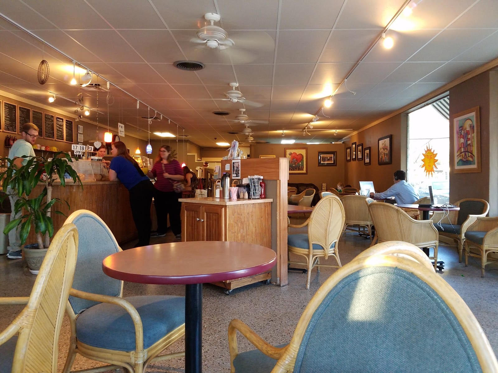 The Sun Shoppe & Cafe