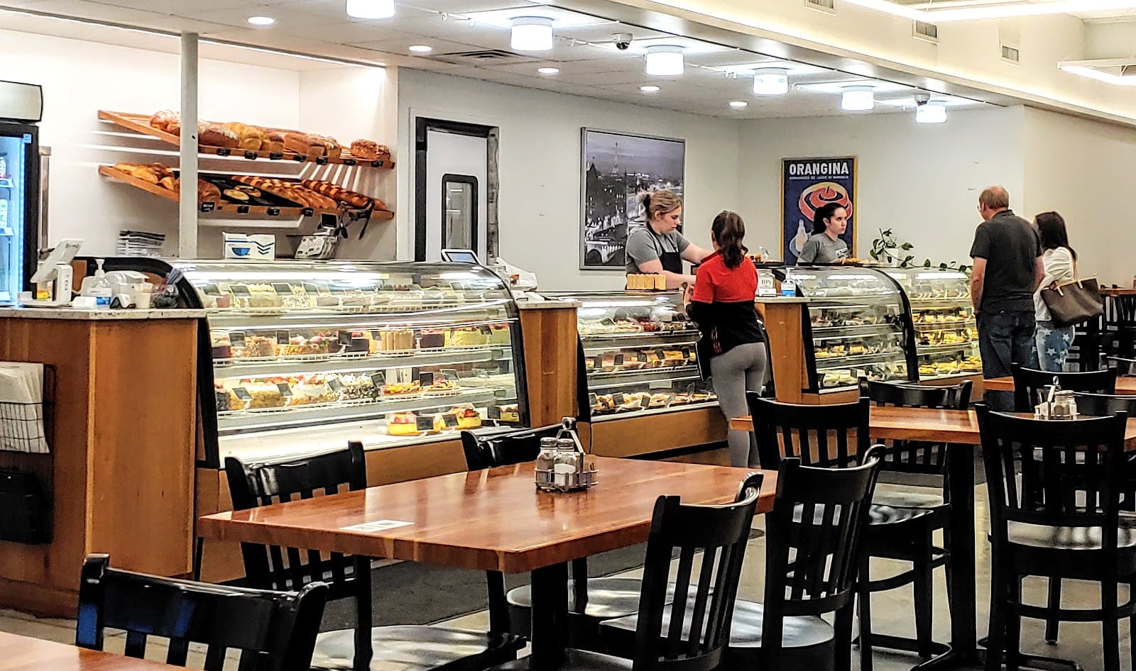 Délice French Bakery & Café