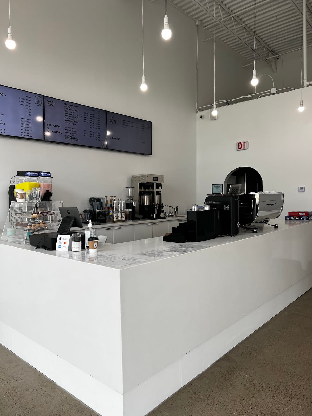 PINEAPPLE COFFEE SHOP