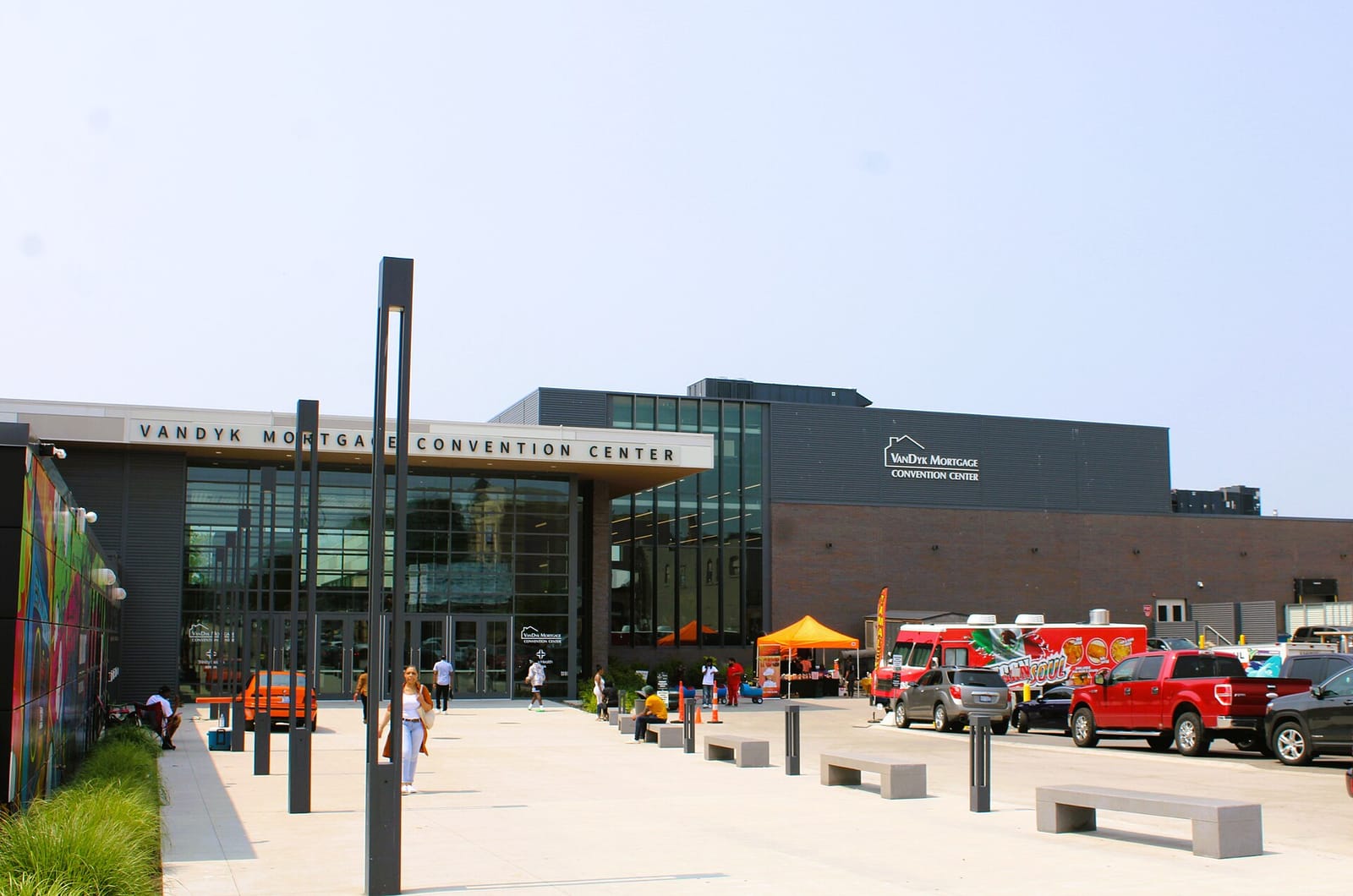 Starbucks Grab and Go Delta Hotels Downtown Muskegon photo 4