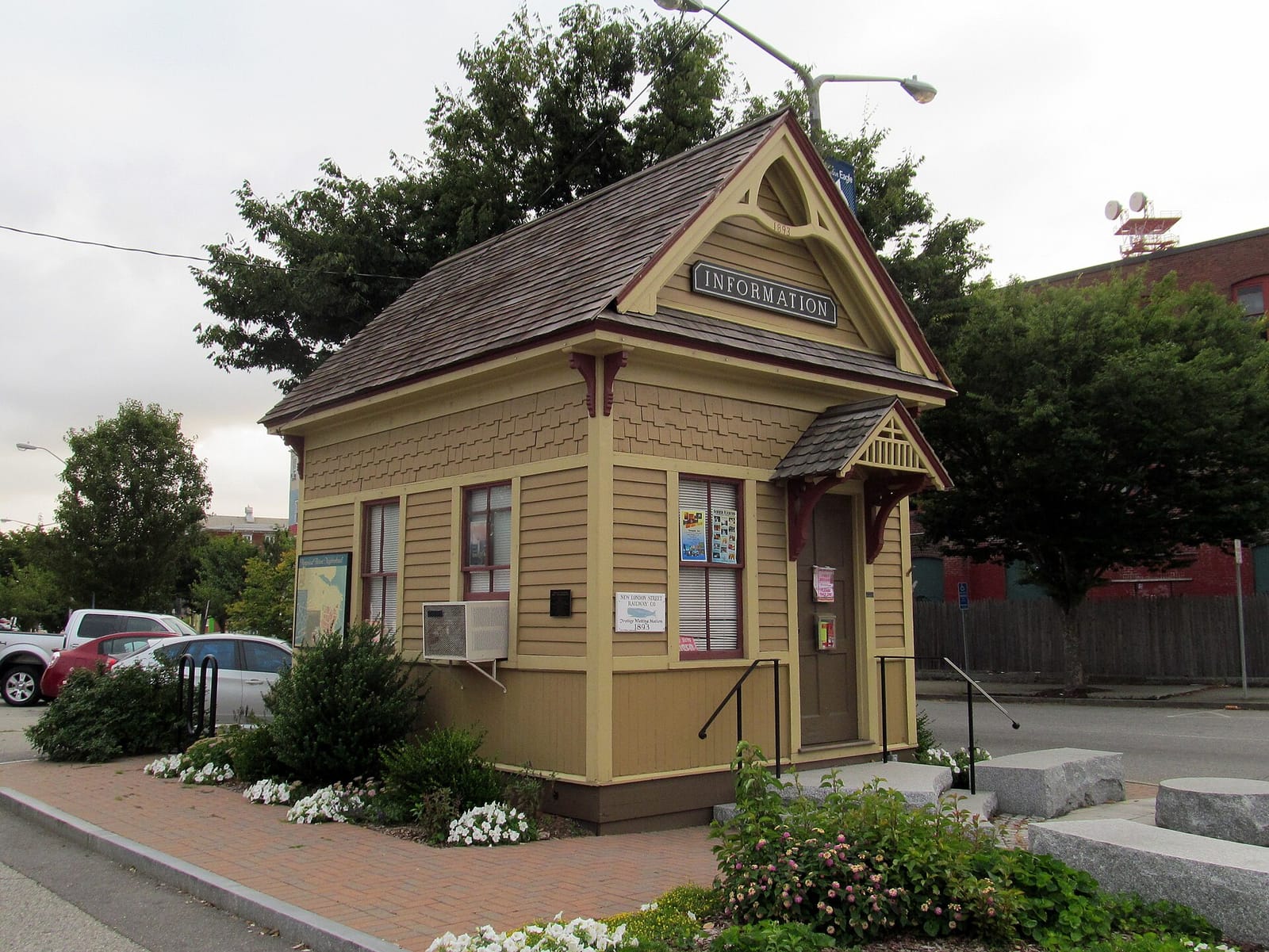 The Golden Owl photo 4