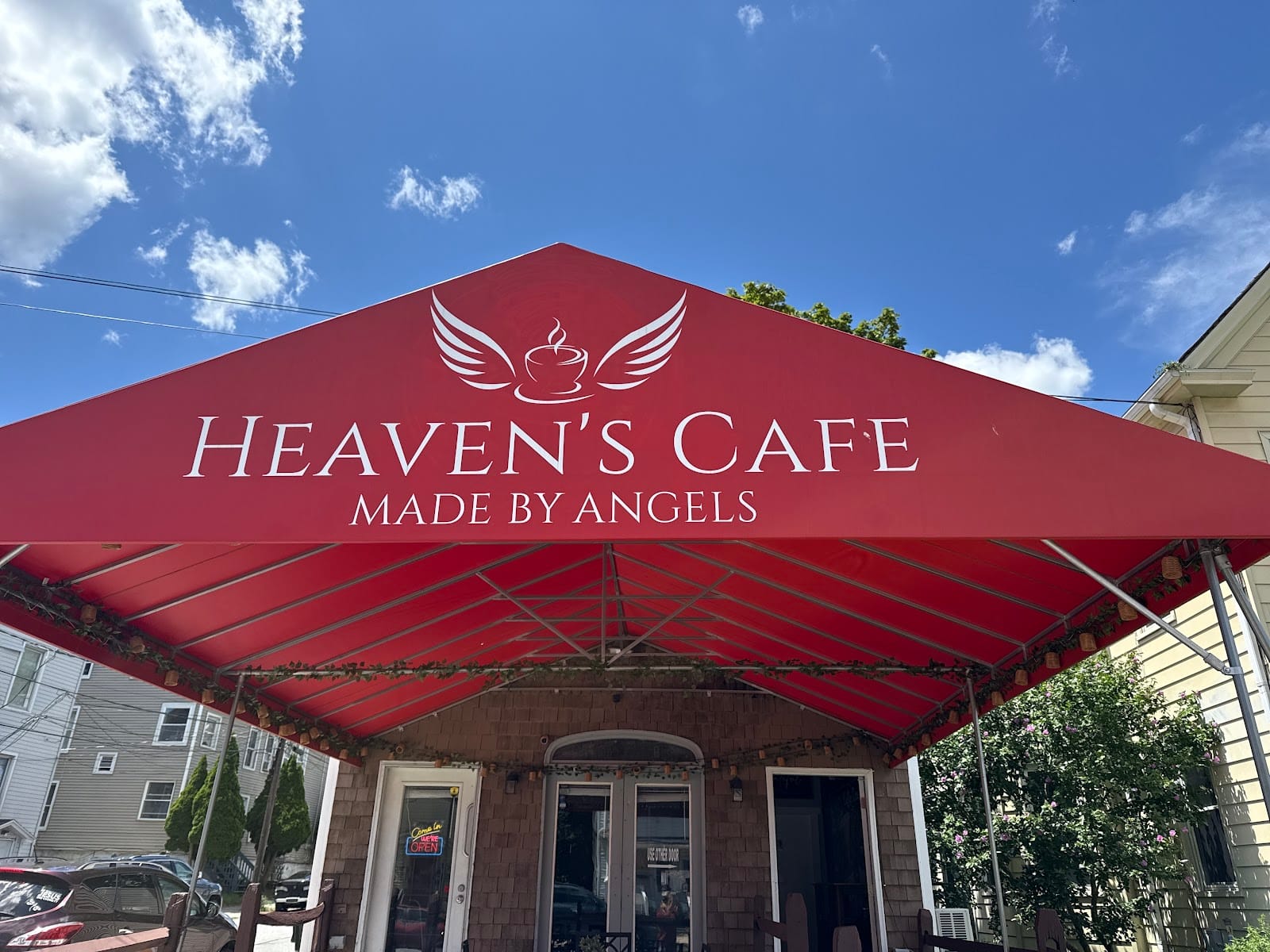 HEAVEN'S CAFE