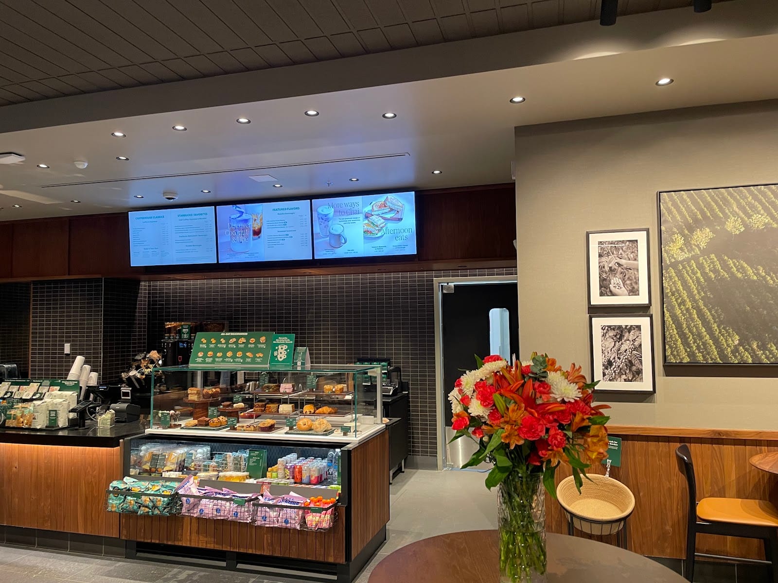 Starbucks, Newburgh Mid Valley