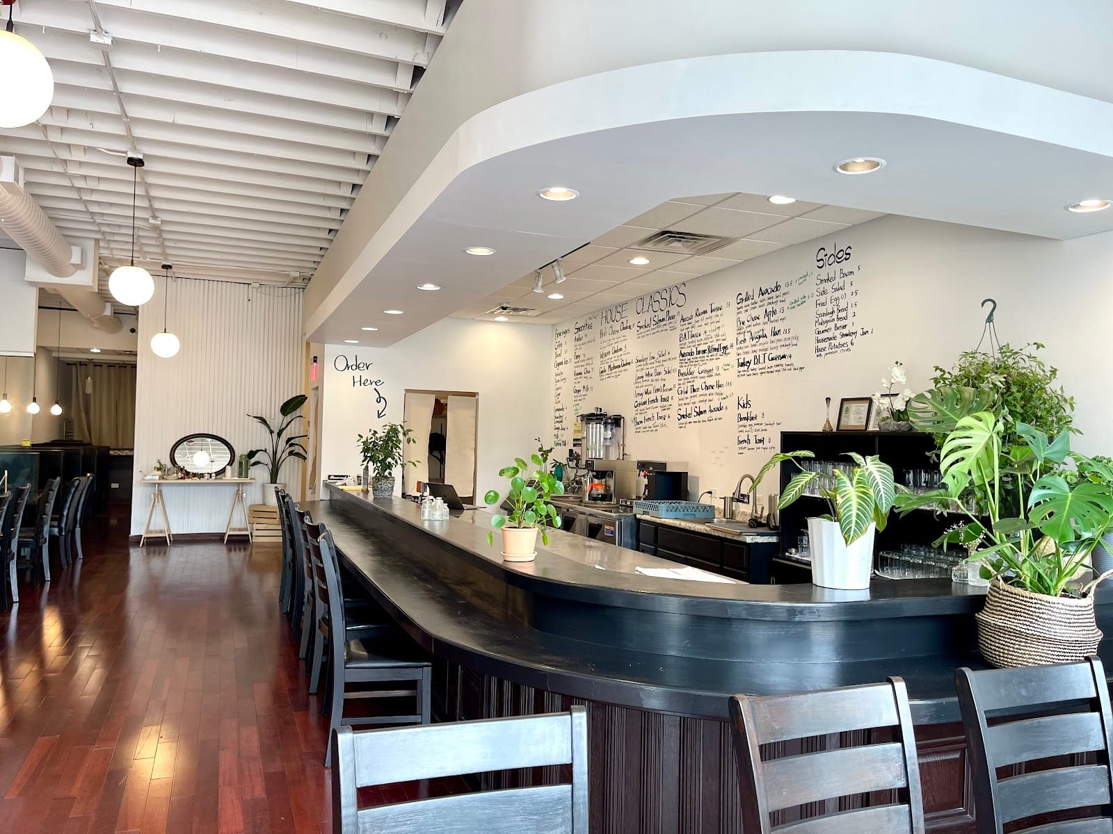 Blue Kale Cafe & Lounge