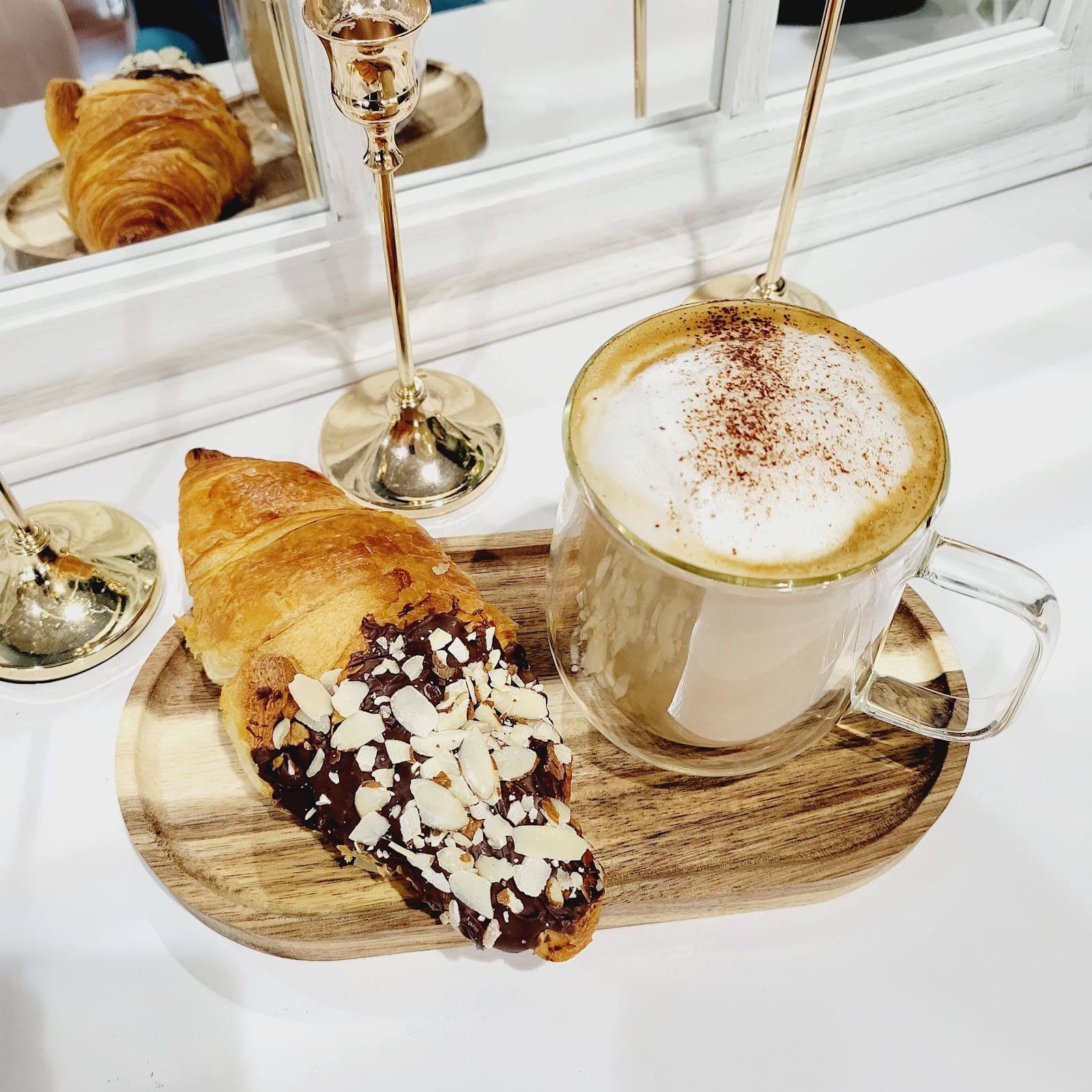 Nicolette Cafe