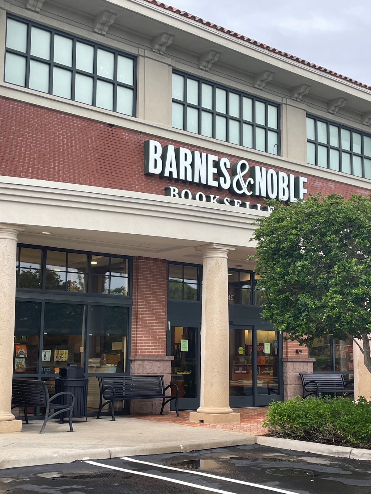 Barnes & Noble