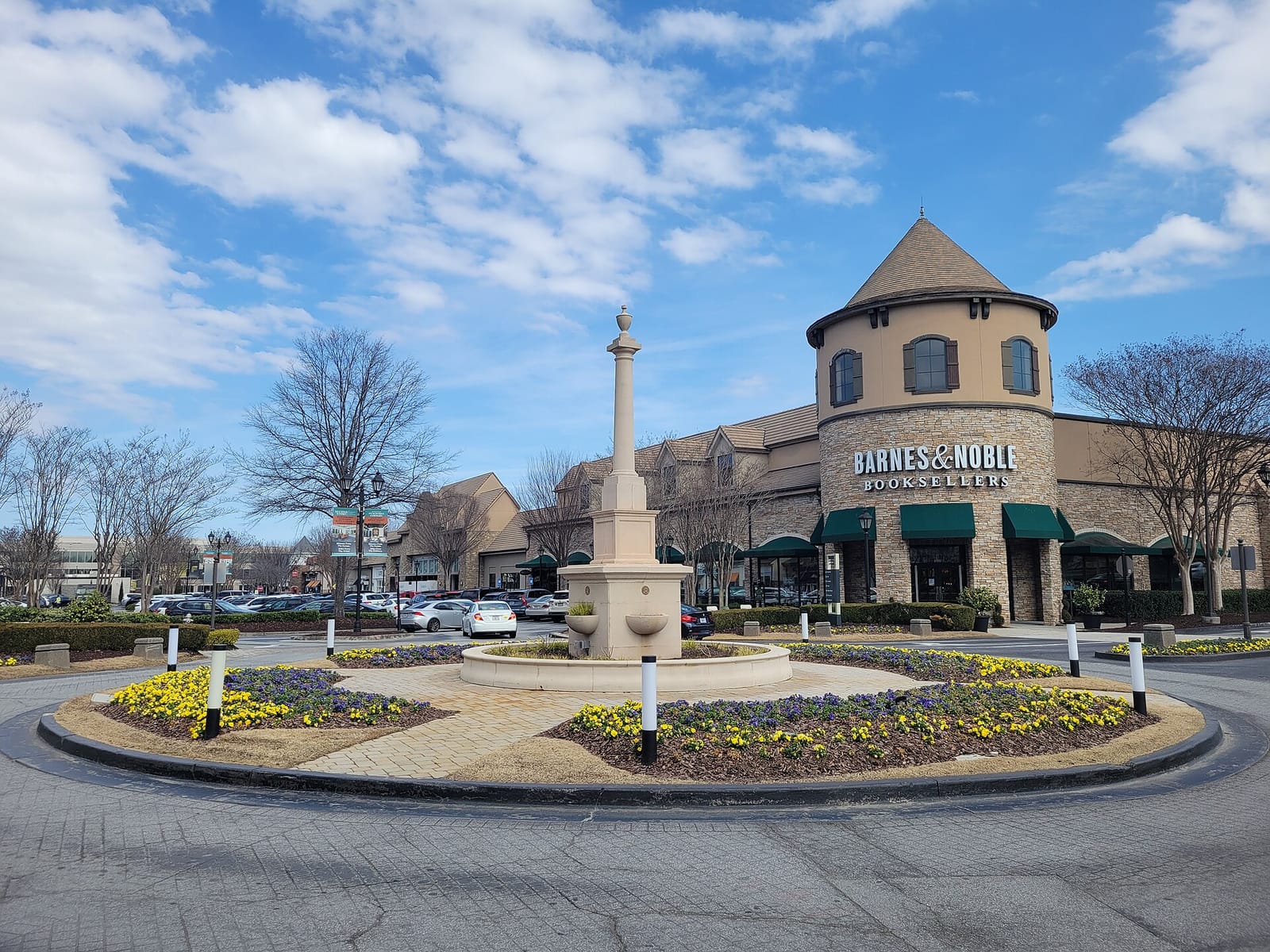 Barnes & Noble photo 2
