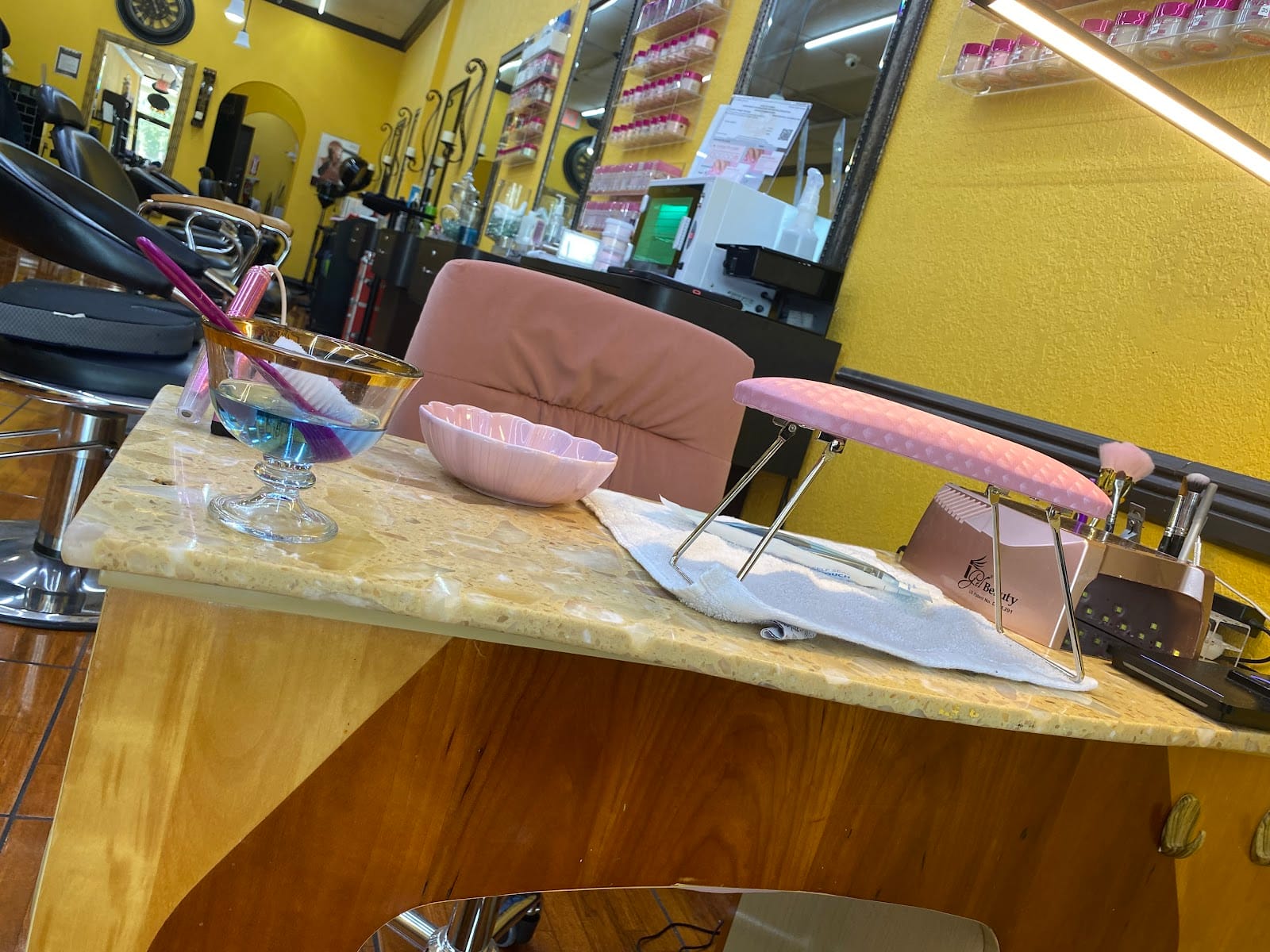Beauty Cafe Salon Davie