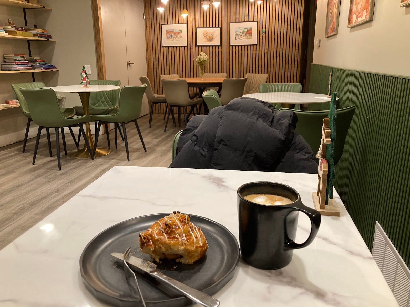 The Bridge - Patisserie et Café
