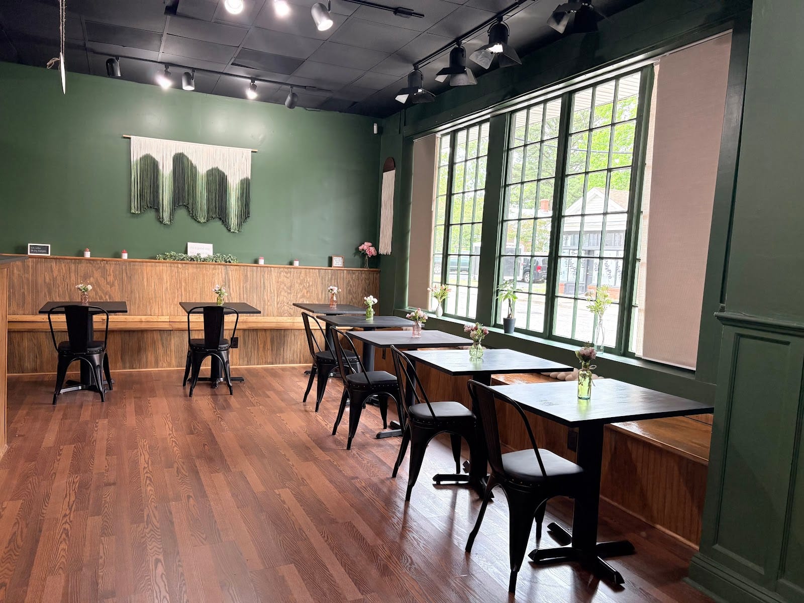 ZandyLu Brew & Bakery