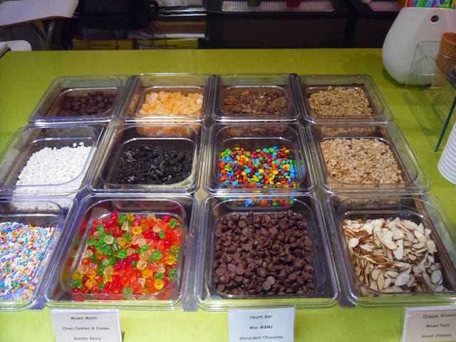 Froyola Premium Frozen Yogurt photo 6