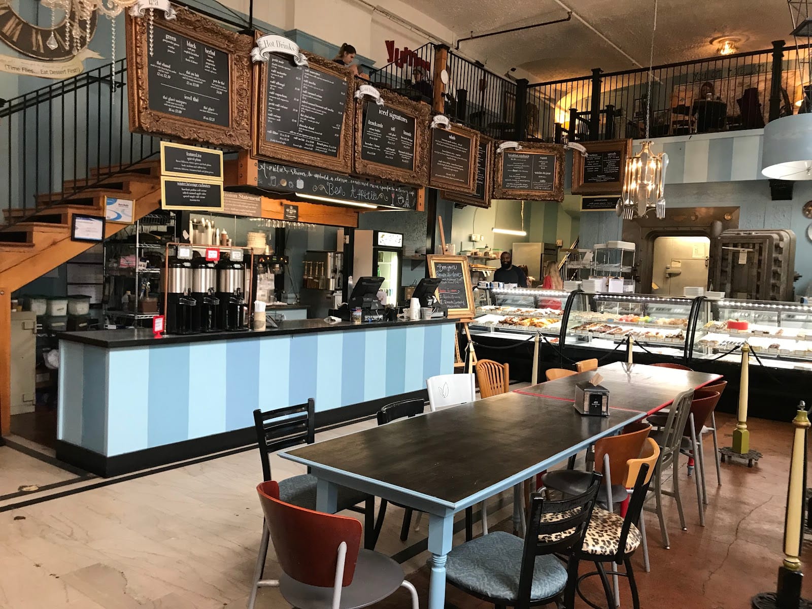 Amélie's French Bakery & Café
