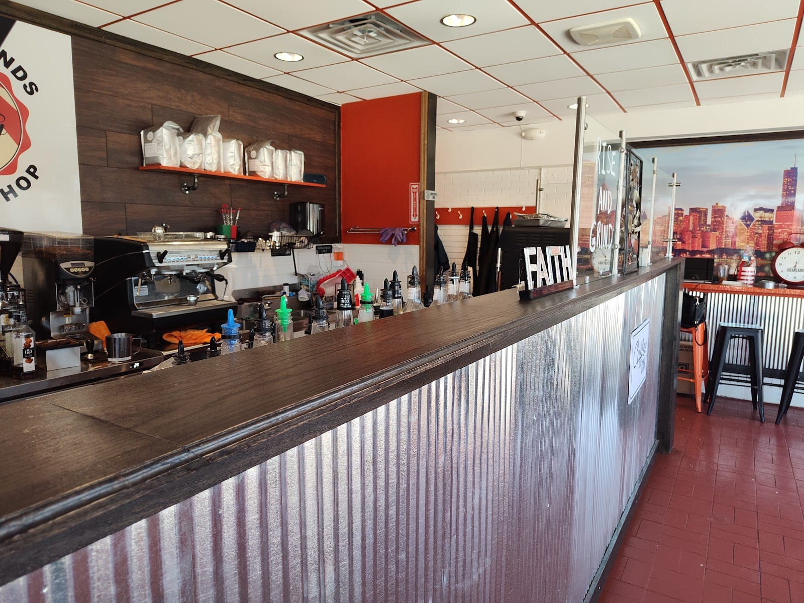 WHOLLY GRINDS Coffee Shop