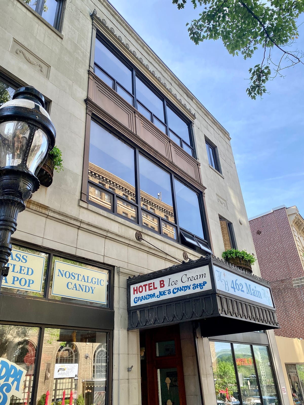 Hotel B Ice Cream Parlor