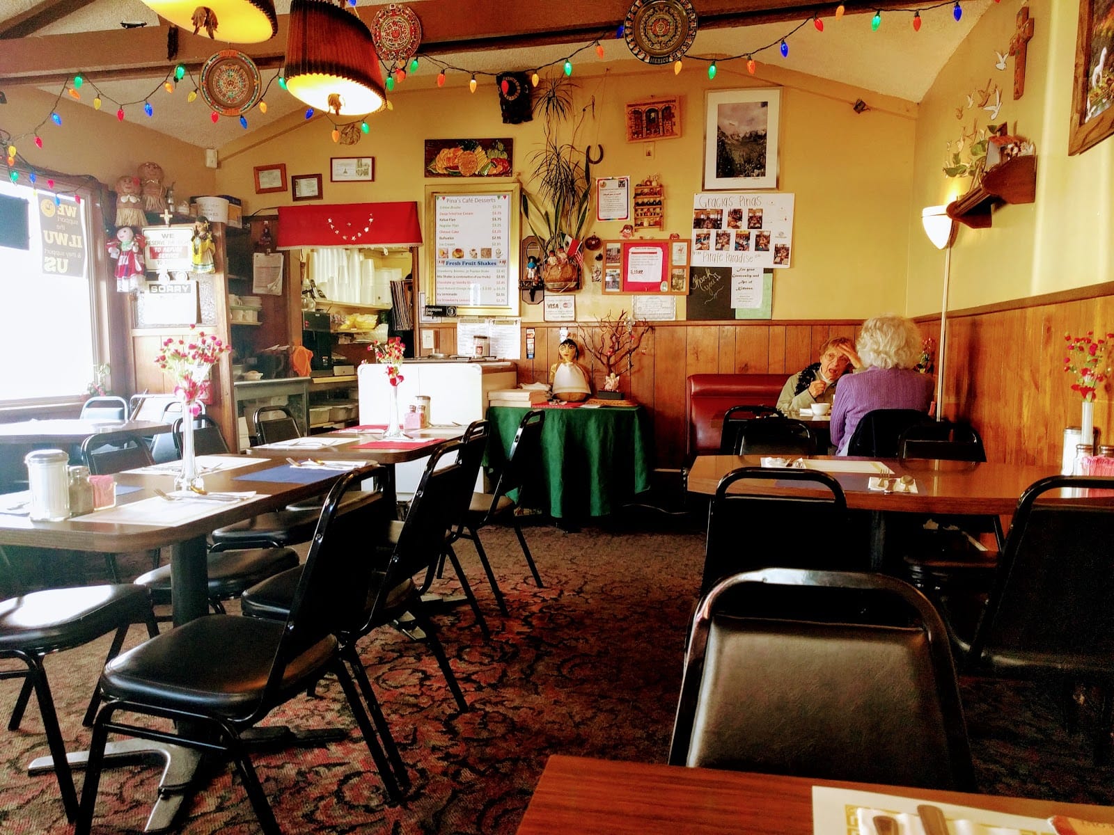 Pinas Cafe