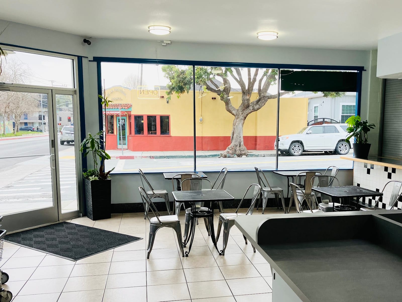 Ultramat Laundromat Cafe