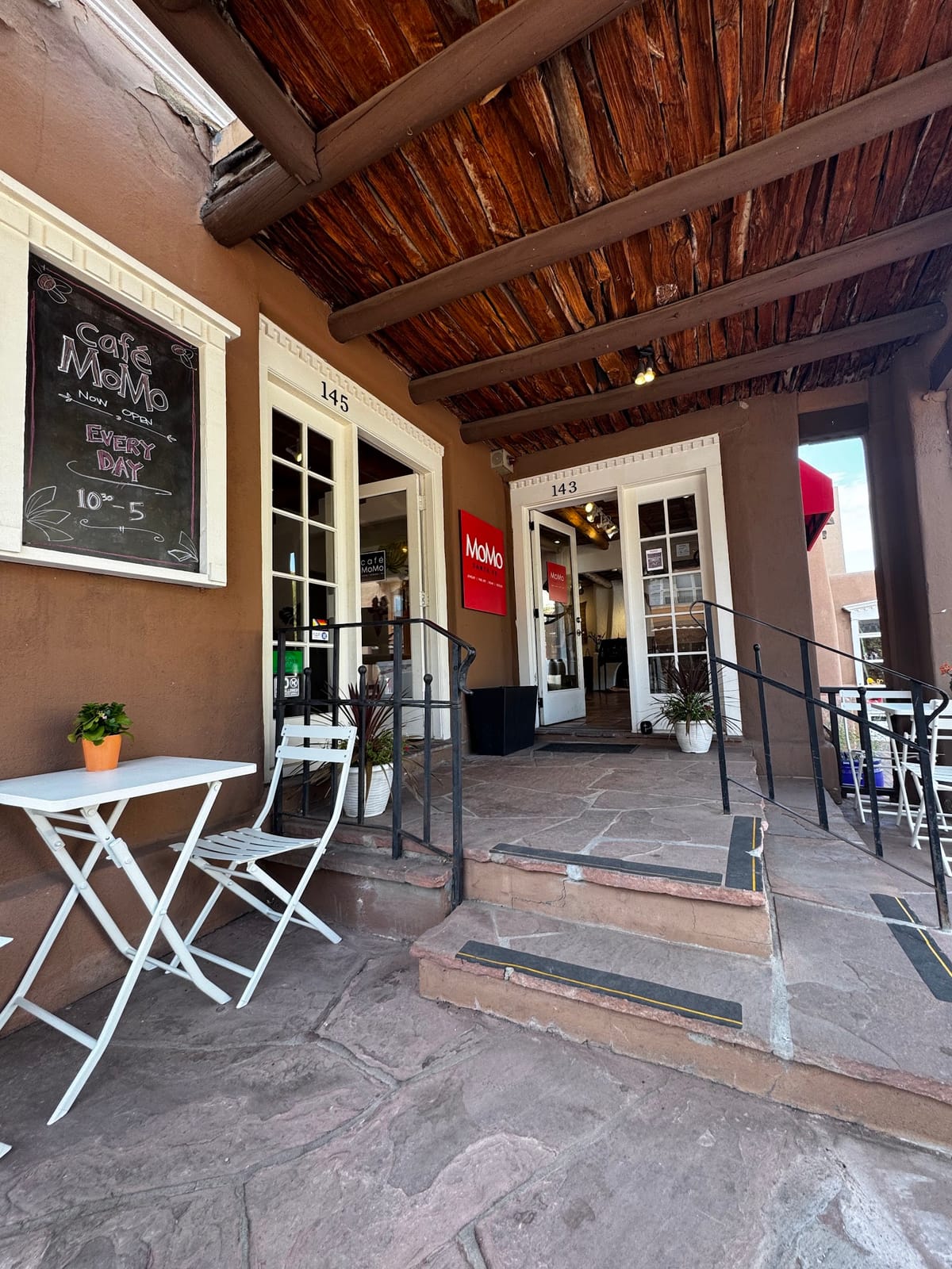 Cafè MoMo