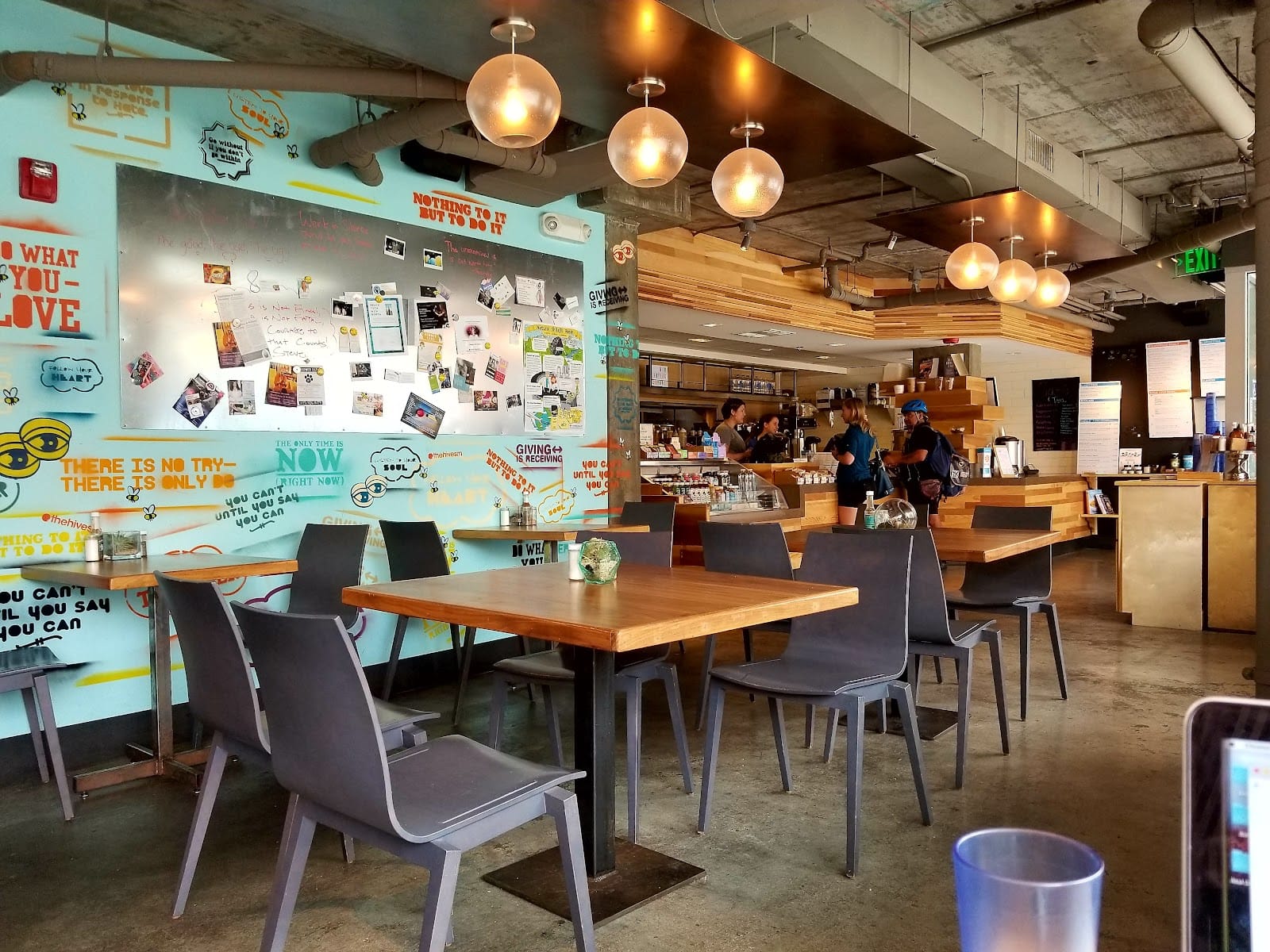 The Hive Superfood Eats & Organic Cafe - Santa Monica
