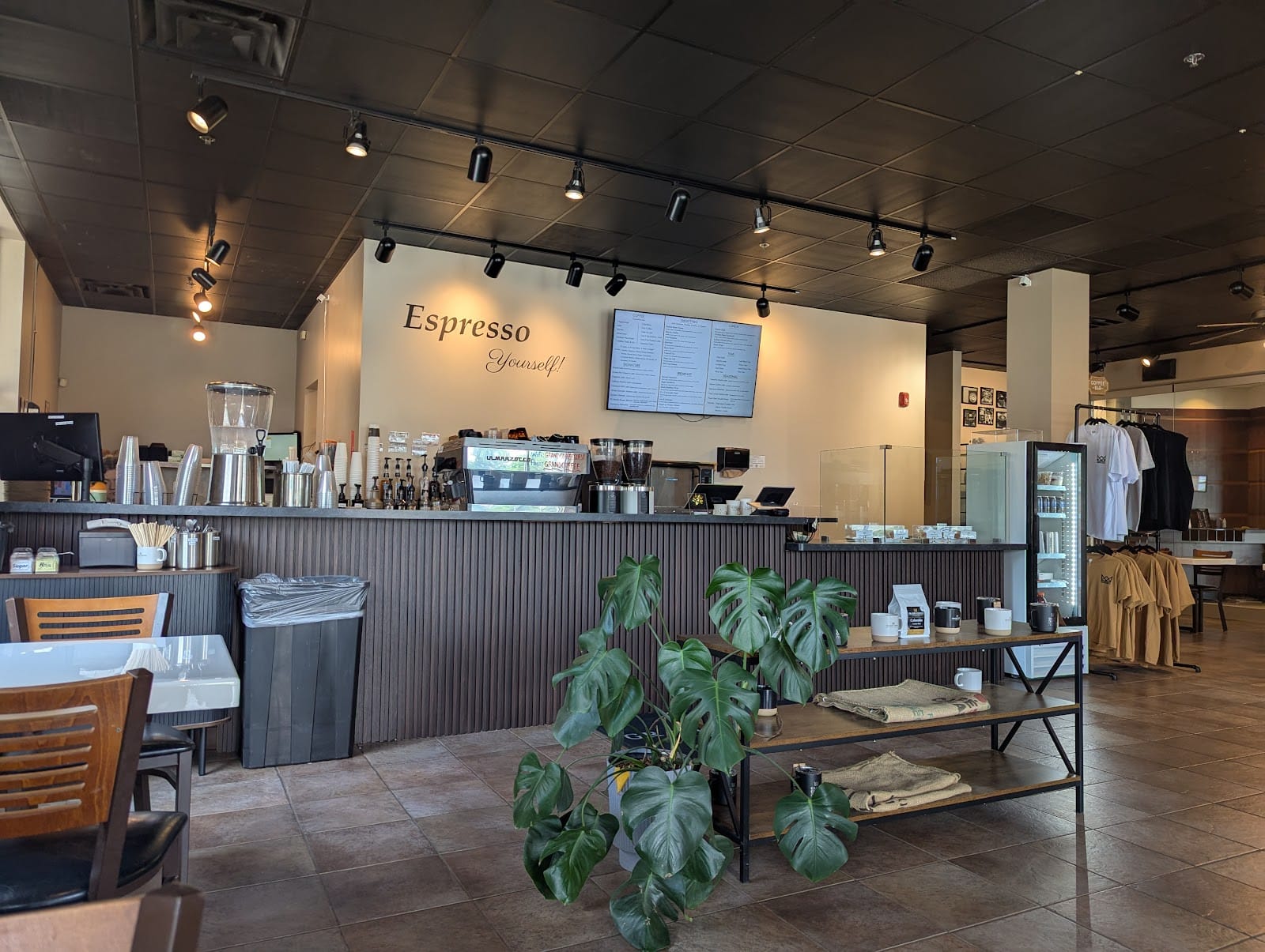 Grand Coffee + Smoothies - Shawnee
