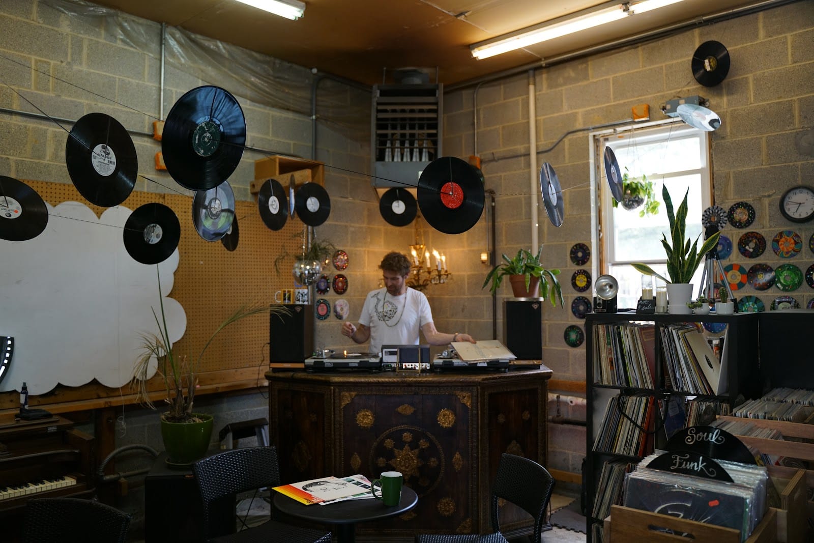 Bump 'n Grind Coffee's Analog Market