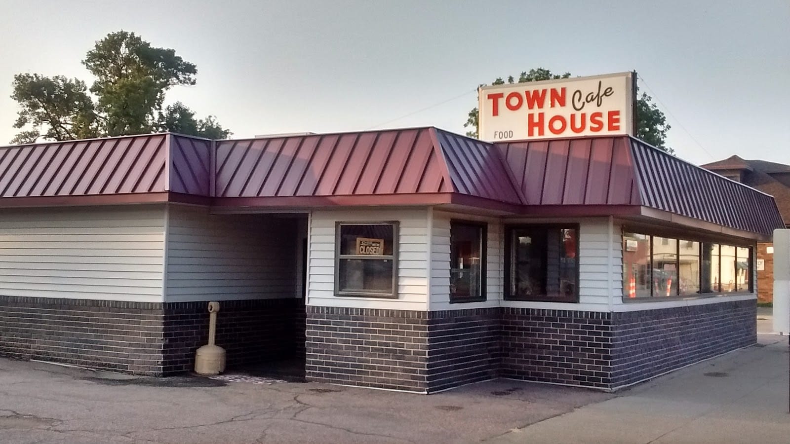 Townhouse Cafe - cash only