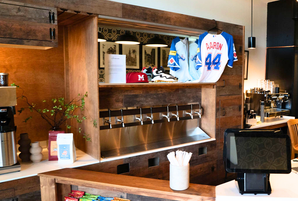 Hermanas Café at the battery photo 2