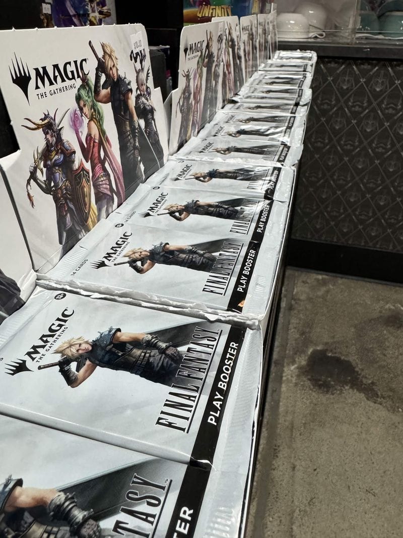 Coffee N' Comics - Baring photo 8