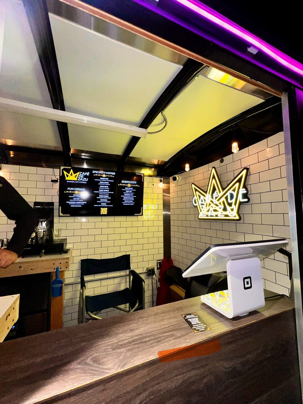 CAFE DE ZAZU