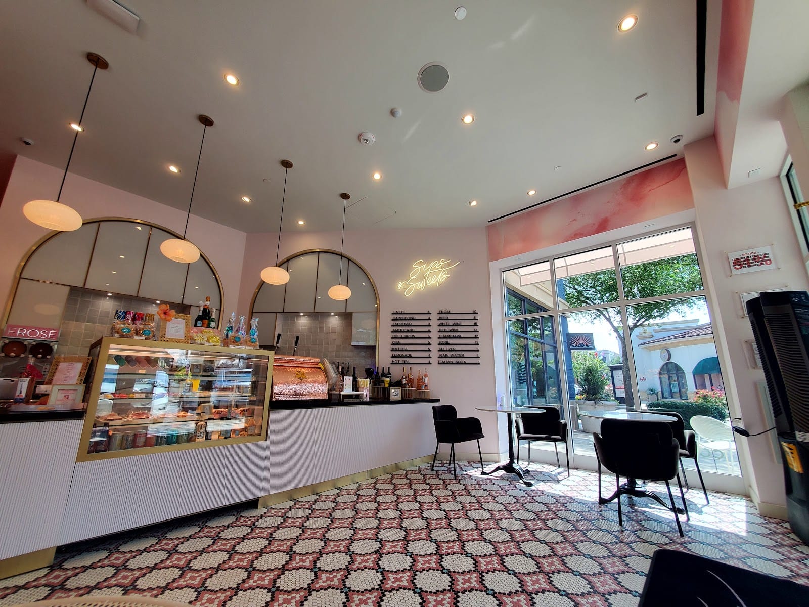 Sips & Sweets Café