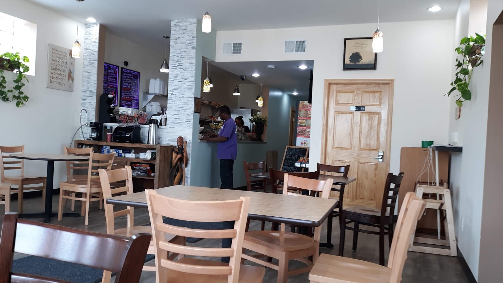 Ari's Ice Cream Parlor & Cafe photo 1