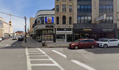 Qamar Café