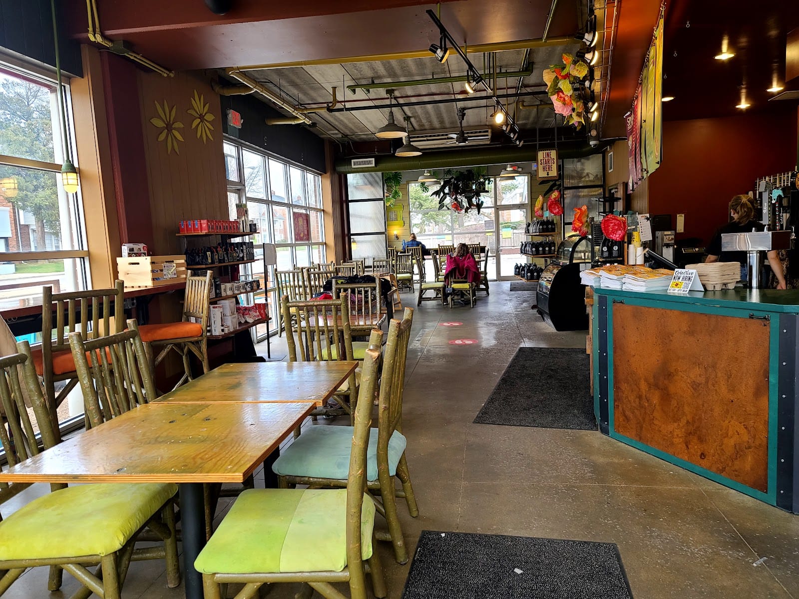 Colectivo Coffee Swan Blvd.