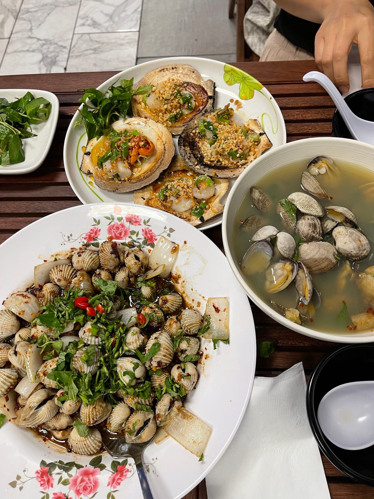 HL Cafe & Restaurant
