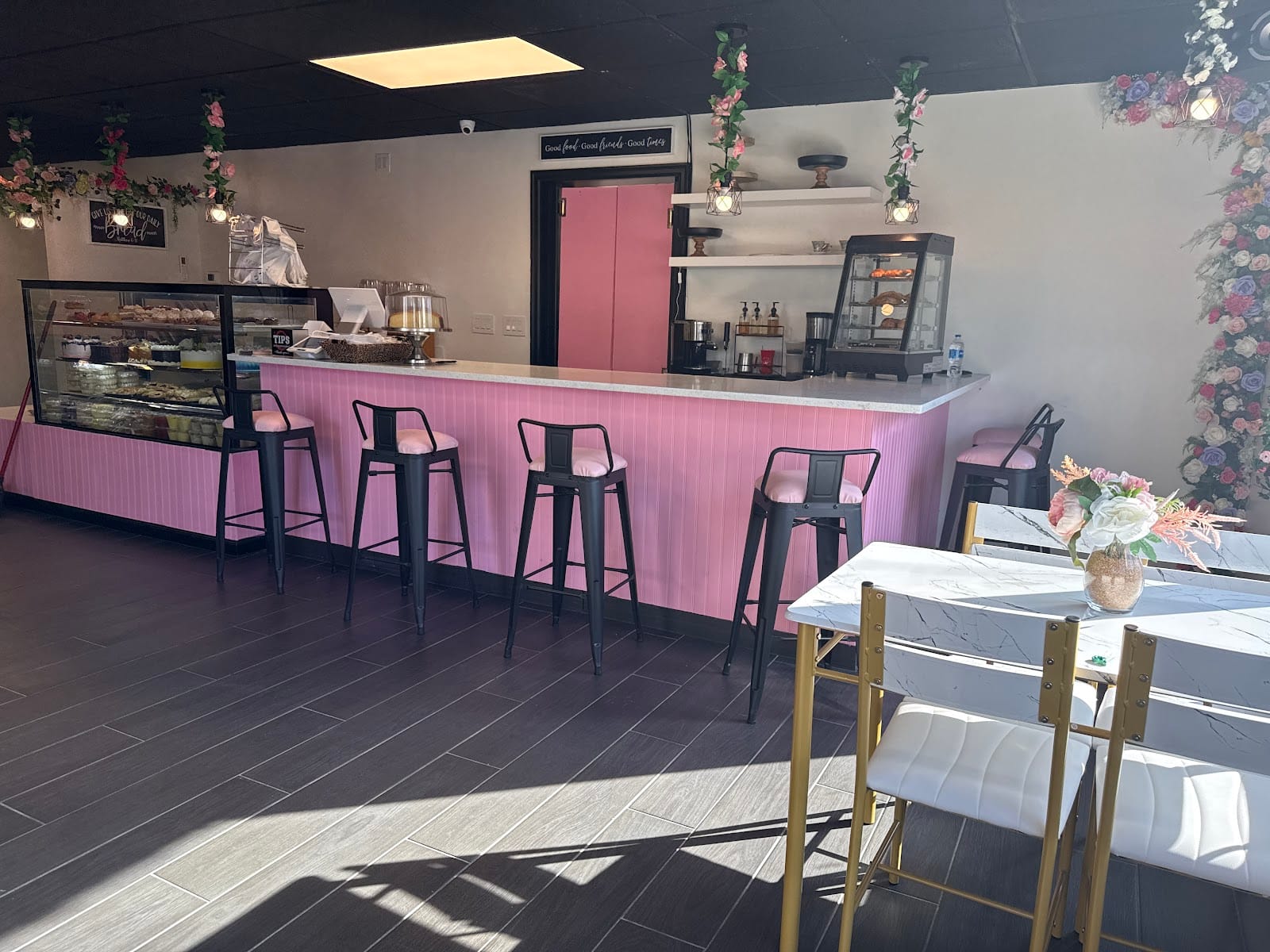 La Reposteria bakery cafe