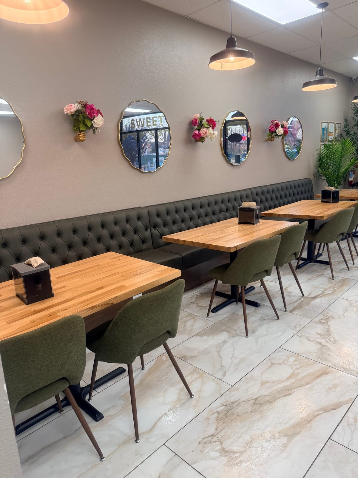 Sweet Table Cafe